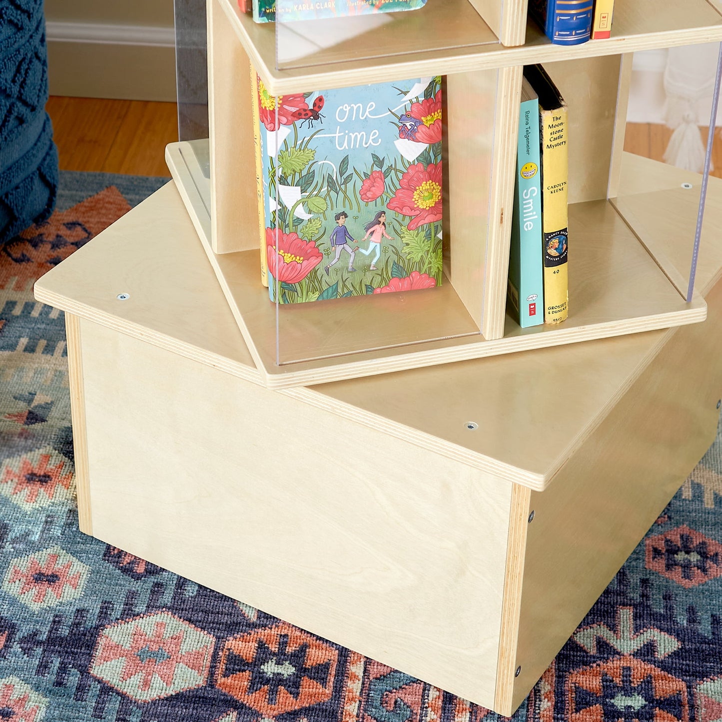 Guidecraft Guidecraft Floor Standing Rotating Book Display: Spinning Bookshelf Tower for Classroom, Kids Playroom, Library | Revolving Bookcase, Montessori Storage Furniture