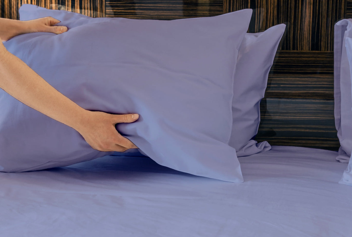 4-Piece King Premium Tencel Lyocell Sheet Set, Silky Soft Tencel Bed Sheets & Pillowcases with 320 Thread Count Sateen Weave, Gentle and Hypoallergenic Sheet for Kids Teens Adults, Dark Blue